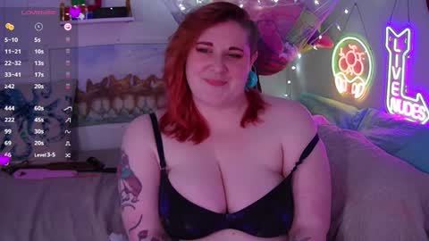 Snapshot of opalreigning chatting on December 10, 10:06 am Opal online show from December 10, 10:06 am