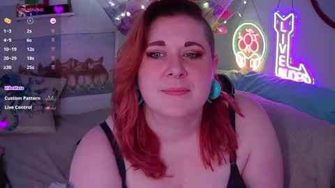 Snapshot of opalreigning chatting on February 7, 9:16 am Opal online show from February 7, 9:16 am
