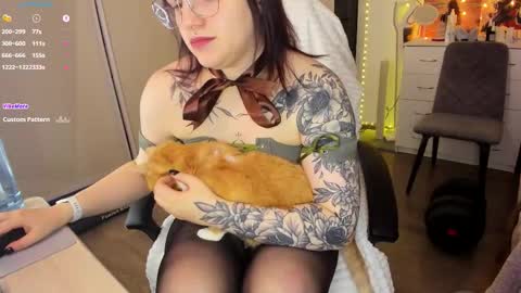 Ophelia online show from November 19, 11:32 am