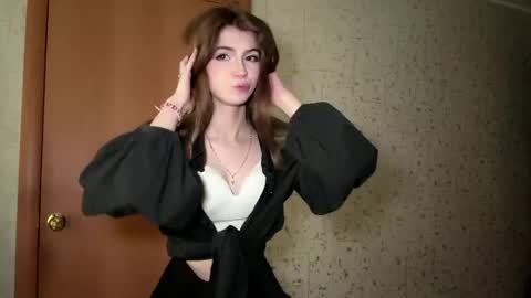 Yesenia online show from May 28, 12:47 pm