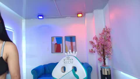oriana_wood online show from May 29, 11:41 am