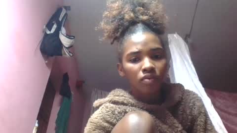 orianie064 online show from August 10, 5:22 am