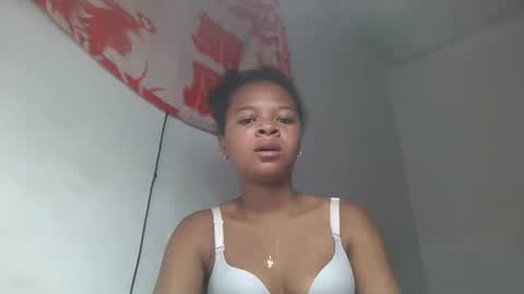 Snapshot of ornellahhh chatting on October 13, 10:23 pm ornellahhh online show from October 13, 10:23 pm