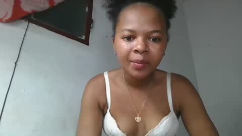 Snapshot of ornellahhh chatting on October 11, 9:17 pm ornellahhh online show from October 11, 9:17 pm