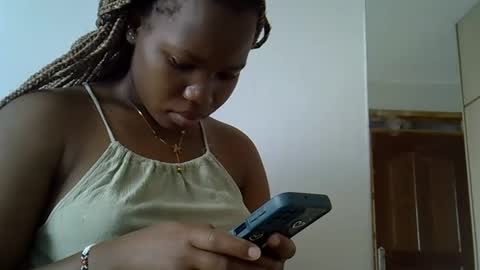 Snapshot of osoprettyebony chatting on September 21, 11:53 am osoprettyebony online show from September 21, 11:53 am