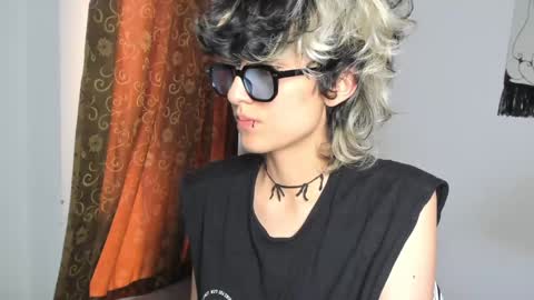 Snapshot of ottoyan_ chatting on December 14, 8:29 pm Otto 3 online show from December 14, 8:29 pm