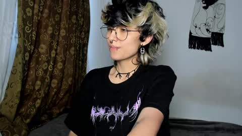 Snapshot of ottoyan_ chatting on December 10, 10:16 pm Otto 3 online show from December 10, 10:16 pm