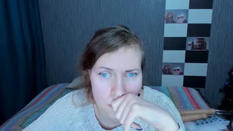 Ella online show from January 18, 7:59 am