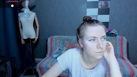 Ella online show from October 26, 10:11 am