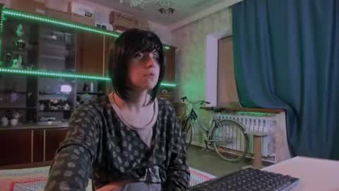 Ella online show from June 16, 2:51 pm