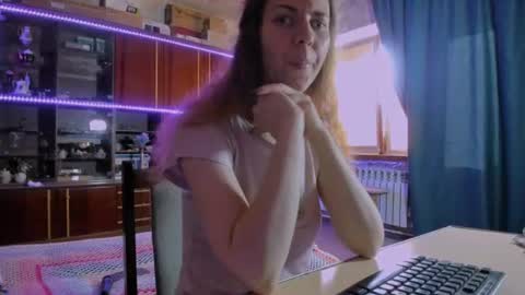Ella online show from July 25, 2:24 pm