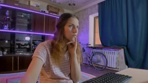 Ella online show from June 10, 7:40 am