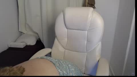 Snapshot of paiper_halliwey_ chatting on October 11, 11:51 pm paiper online show from October 11, 11:51 pm