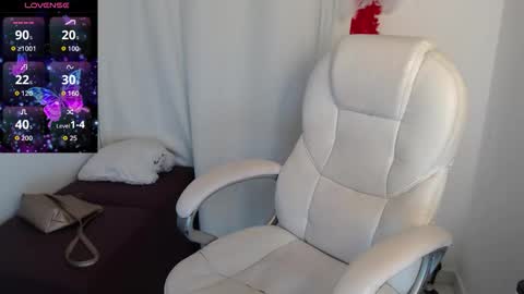 paiperhalliwey online show from November 26, 6:31 pm