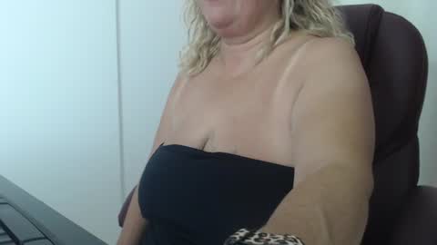 paiperhalliwey online show from July 8, 4:09 pm