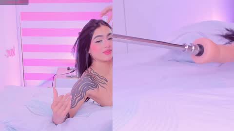 Snapshot of pamela_cm chatting on December 18, 11:02 am .. online show from December 18, 11:02 am