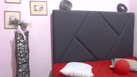 Snapshot of pamela_echeverria chatting on September 13, 2:03 pm pamela_echeverria online show from September 13, 2:03 pm