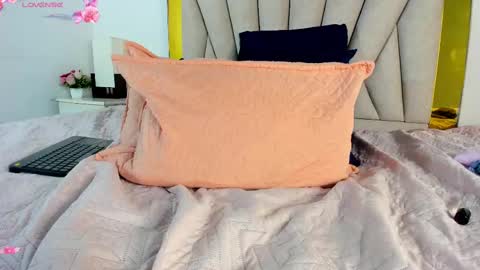Snapshot of pamelaa_cute chatting on October 9, 9:19 pm pamelaa_cute online show from October 9, 9:19 pm