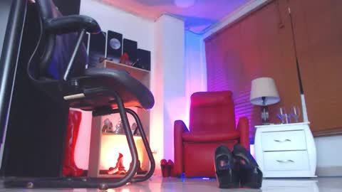 Snapshot of paola_xxt chatting on September 13, 10:45 am PAOLA online show from September 13, 10:45 am