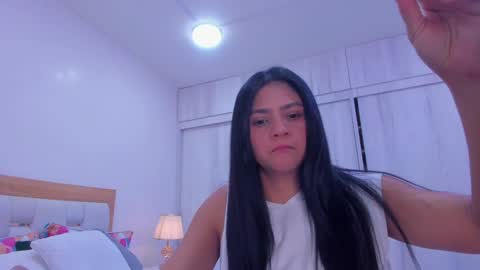 Snapshot of paolaa_rodriguez chatting on January 16, 6:59 pm Paola online show from January 16, 6:59 pm