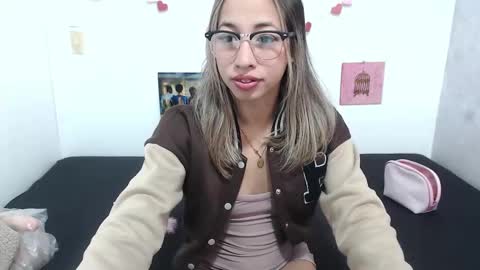 Paola online show from February 25, 12:05 pm