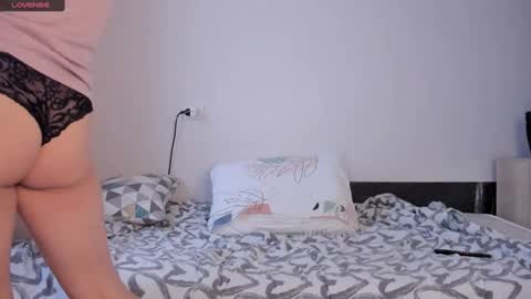 Snapshot of paris_hilt_on chatting on January 4, 3:40 am Sasha online show from January 4, 3:40 am