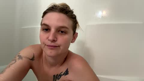 Hairy Paris online show from May 23, 3:32 pm