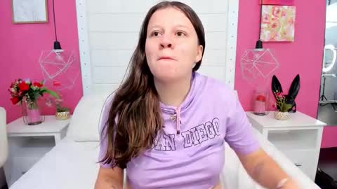 parker_mia02 online show from December 3, 1:02 pm