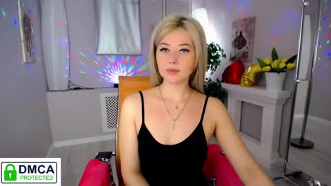Snapshot of passionate_babe chatting on February 21, 4:40 am I have returned from vacation and I am glad to share my energy and emotions with you online show from February 21, 4:40 am