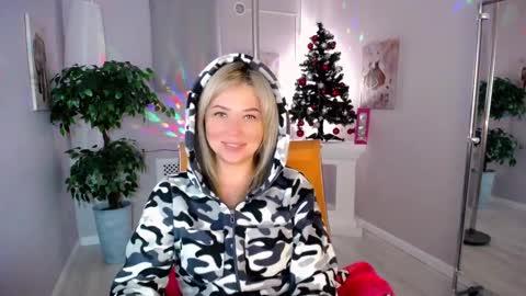 Snapshot of passionate_babe chatting on January 13, 1:39 pm I have returned from vacation and I am glad to share my energy and emotions with you online show from January 13, 1:39 pm
