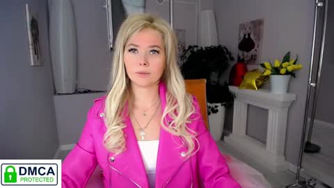 Snapshot of passionate_babe chatting on March 7, 3:29 am I have returned from vacation and I am glad to share my energy and emotions with you online show from March 7, 3:29 am