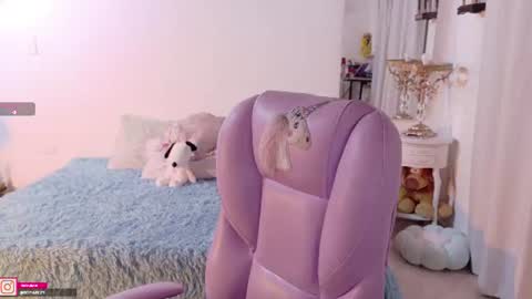 Sofa online show from June 30, 9:25 pm