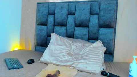 PAULA online show from October 19, 8:44 pm