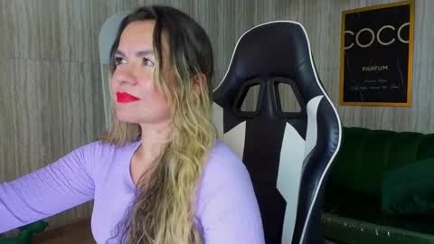 paula online show from November 14, 4:01 am