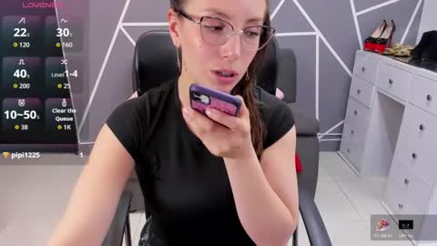 paula_miler1 online show from November 21, 2:19 pm