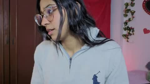 Paula  online show from May 28, 4:10 am