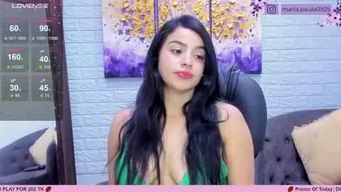 Snapshot of paulafer_ chatting on March 4, 8:05 pm online show from March 4, 8:05 pm