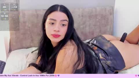 Snapshot of paulafer_ chatting on October 16, 9:39 pm online show from October 16, 9:39 pm