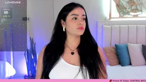 Snapshot of paulafer_ chatting on March 7, 6:43 pm online show from March 7, 6:43 pm