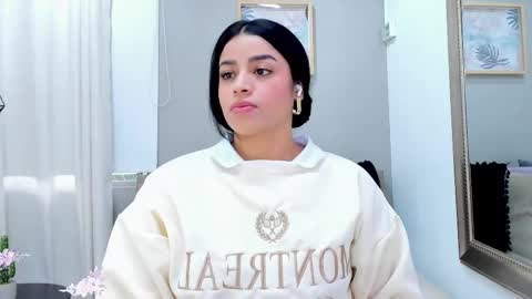 Snapshot of paulafer_ chatting on February 23, 11:58 am online show from February 23, 11:58 am