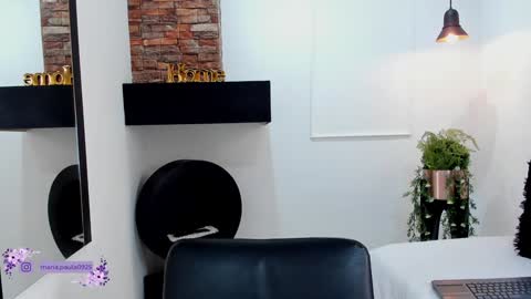 Snapshot of paulafer_ chatting on January 24, 7:39 pm online show from January 24, 7:39 pm