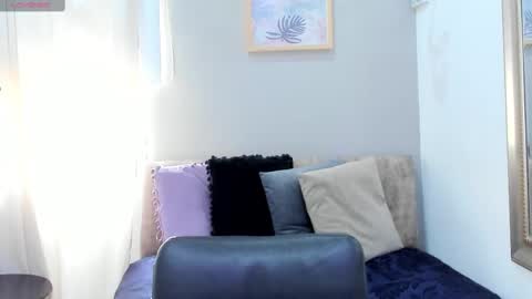 Snapshot of paulafer_ chatting on February 16, 5:37 pm online show from February 16, 5:37 pm