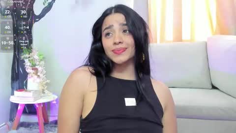 Snapshot of paulafer_ chatting on October 13, 9:17 pm online show from October 13, 9:17 pm