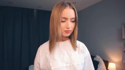 Snapshot of paulettelafevre chatting on September 9, 7:57 pm Eva online show from September 9, 7:57 pm