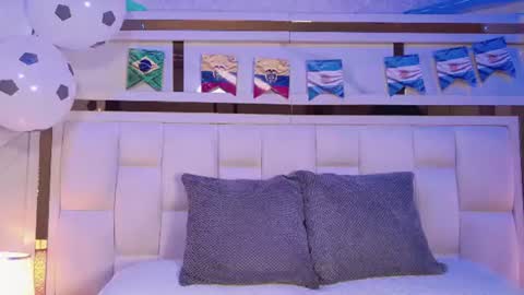Paulina  online show from June 18, 7:30 pm