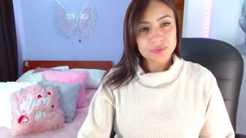 Snapshot of paulina_galvis2700 chatting on January 2, 5:29 pm paulina online show from January 2, 5:29 pm