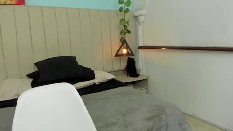 Snapshot of paulina_lopezz chatting on October 14, 9:17 pm PAULINA online show from October 14, 9:17 pm
