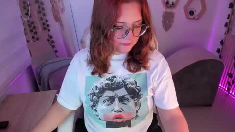 Snapshot of paulinacostello chatting on February 22, 1:34 pm Estefania online show from February 22, 1:34 pm