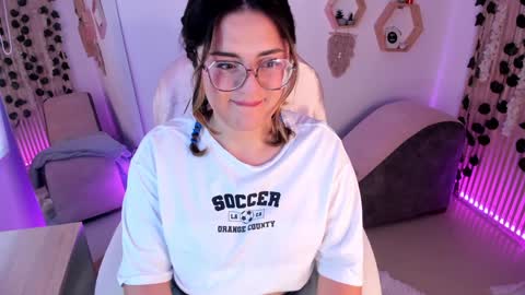 Snapshot of paulinacostello chatting on December 7, 1:51 pm Estefania online show from December 7, 1:51 pm