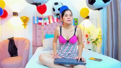 paulinavera online show from June 16, 2:29 pm